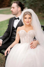 Robe de mariée en tulle coupe A, décolleté cœur, ornée de perles, modèle WD678