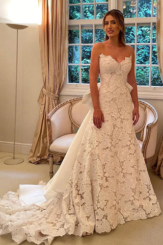 Vestido de novia bohemio color marfil, corte en A, sin tirantes, con encaje floral y pajarita de satén WD634