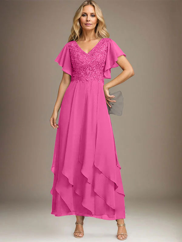 Vestido de novia de corte línea A, escote en V, largo hasta el tobillo, de gasa de encaje con volantes en cascada. 