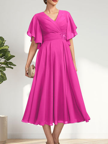 Vestido de corte A, escote en V, largo té, de gasa, para la madre de la novia, con plisados ​​y cuentas.