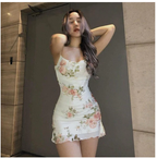 Robe courte à bretelles spaghetti et imprimé floral Y689