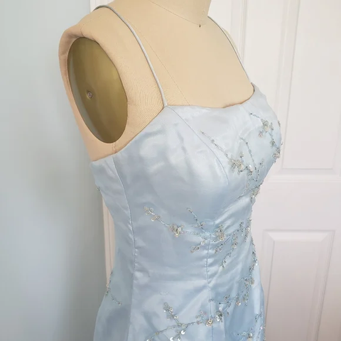 Elegante vestido de baile azul hielo con lentejuelas y cuentas, vestido de graduación de corte A con capas de tul Y7931