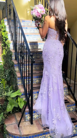 Vestido de noche de sirena morado sin tirantes con apliques de encaje de tul Y7910