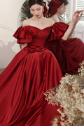 Vestido de baile rojo con mangas acampanadas y espalda con cordones Y6067