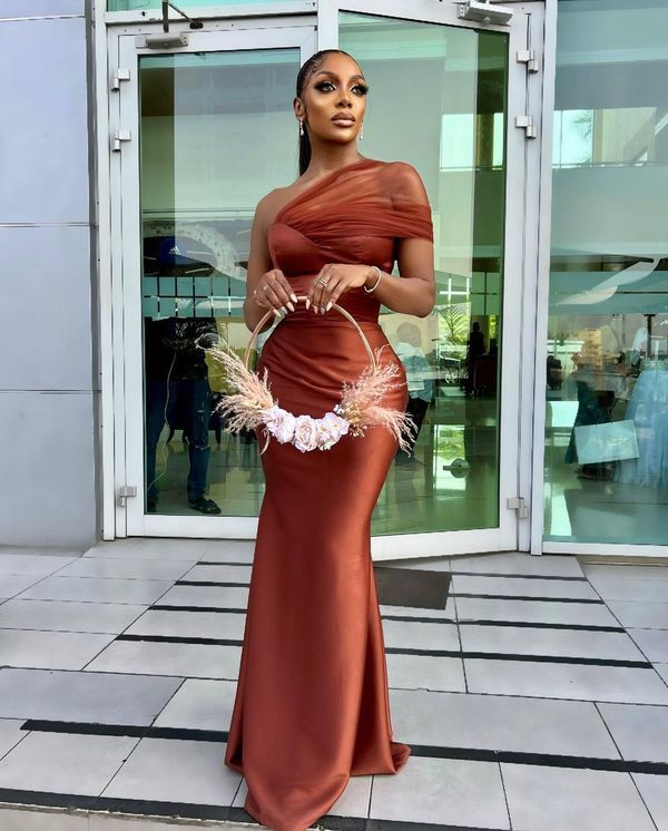 Robe de soirée sirène sexy à épaules dénudées Y4860