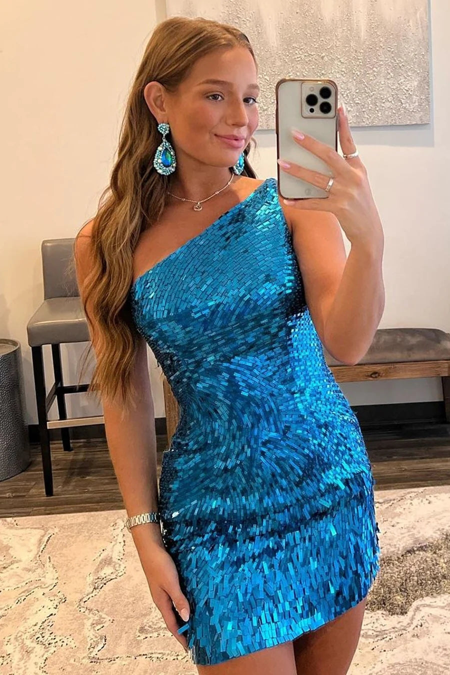 Robe fourreau asymétrique à sequins courte pour le bal de promo