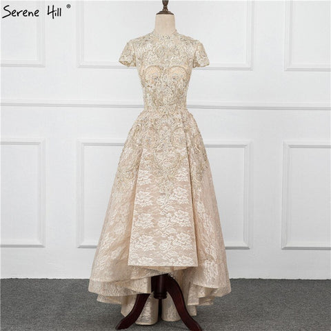 Vestidos de noche asimétricos de lujo dorados de cuello alto 2025, vestidos de noche de encaje con mangas casquillo y pedrería LA70227 