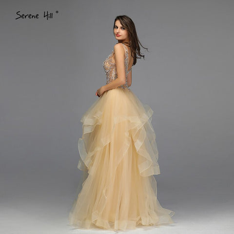 Robe de soirée en or, col en V, perles et diamants, coupe trapèze, sans manches, sexy, modèle 2025 LA70149. 