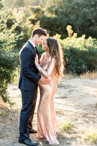 Robe de maternité à paillettes dorées Robe de baby shower dorée