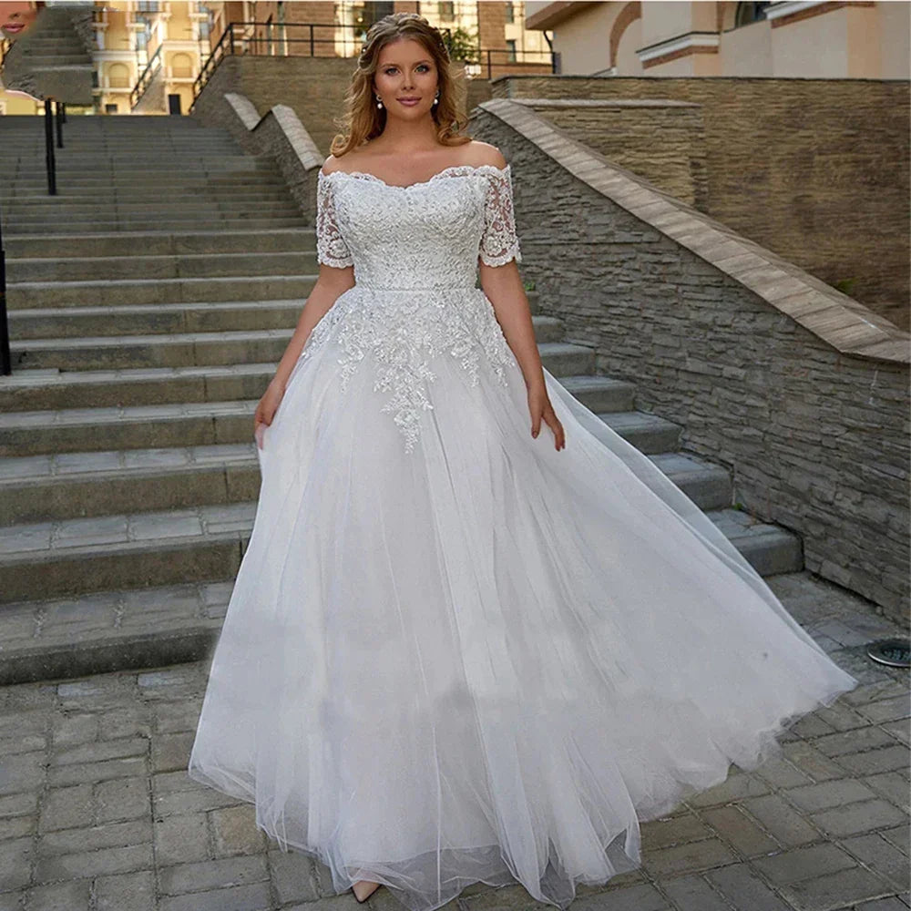 Magnifiques robes de mariée bohèmes à épaules dénudées, grandes tailles, dentelle appliquée, manches courtes, tulle, superbes robes de mariée fascinantes 