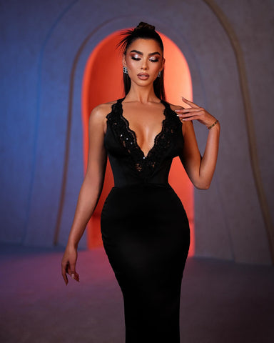 Superbe robe de bal noire en dentelle à col en V et sans manches