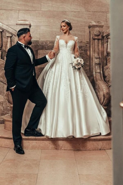 Preciosos vestidos de novia de corte princesa, corte A, satén y encaje, con mangas largas.