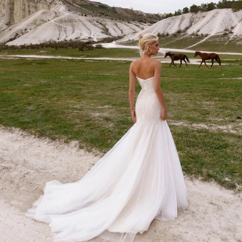 Graceful Sweetheart Wedding Dresses For Women Mermaid Strapless Beach Sequins Bridal Gown Sleeveless Court Train Robe De Mariée