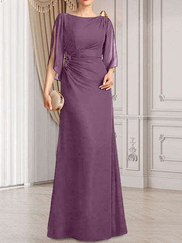 Robe fourreau/colonne longue en mousseline pour la mère de la mariée, ornée de perles plissées.