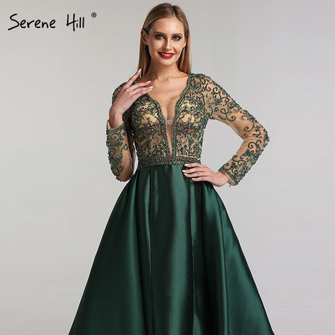 Robe de soirée longue en satin vert à col en V et manches longues avec perles, disponible en solde, sans retour ni remboursement, modèle 2025 LA6312 