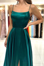 Vestidos de fiesta sencillos de corte A con escote cuadrado y abertura.