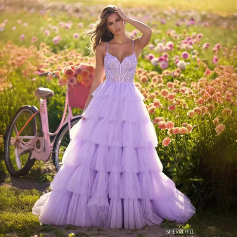 High-end ladies purple ball gown, light luxury sling cake skirt lace decoration photography evening dress