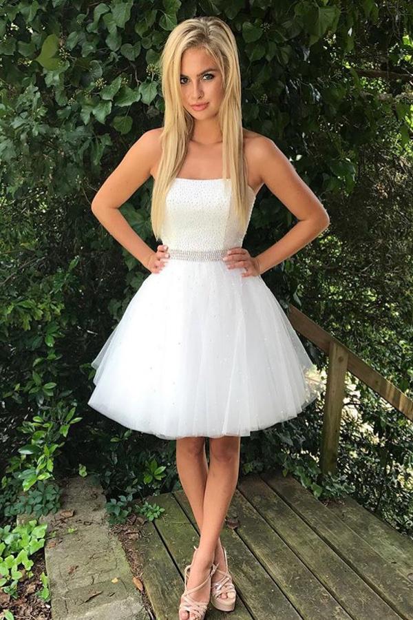 Robes de bal blanches à épaules dénudées, coupe trapèze, en tulle perlé et sans bretelles