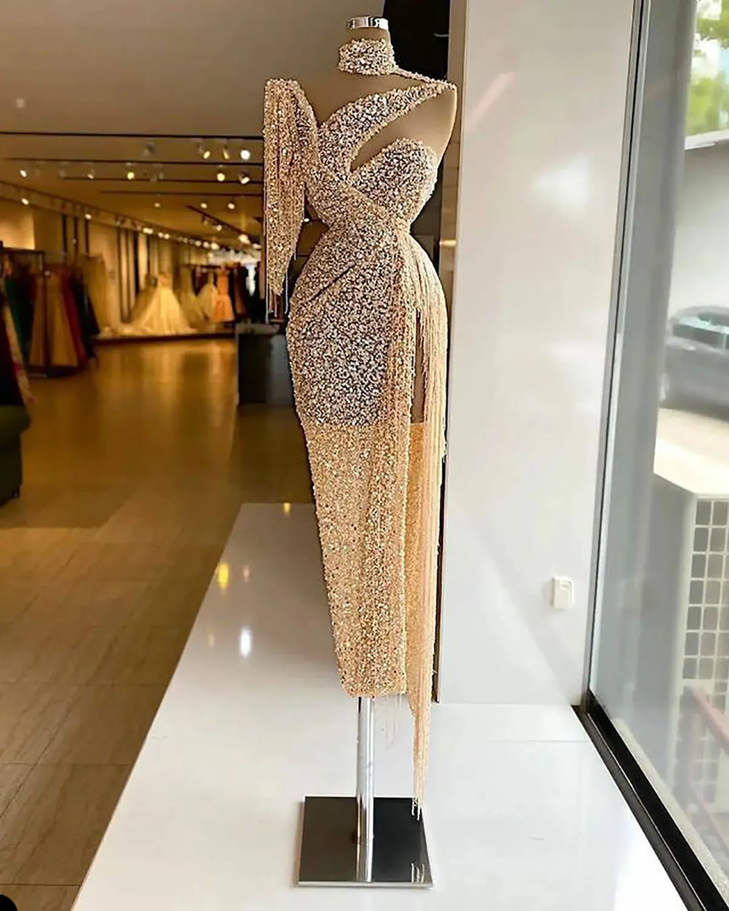 Robe de soirée à sequins scintillants, fente latérale, robe de bal asymétrique à franges, confectionnée sur mesure Y6411