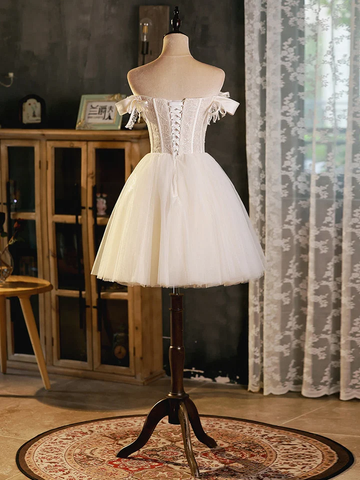 Lindo vestido blanco de tul con escote corazón y cuentas para la fiesta de bienvenida. Vestidos cortos blancos de graduación Y1966