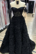 Vestido largo de fiesta de tul con escote corazón y corte en A, con abertura.