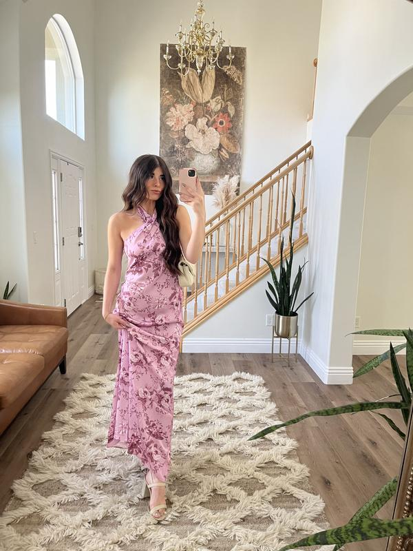 Robe de bal longue élégante rose satinée imprimée à col halter Y8454