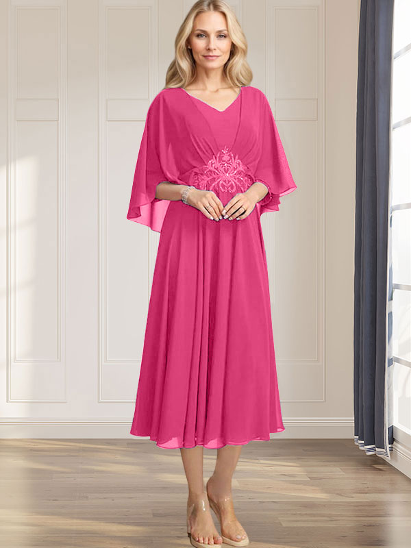 Robe de mariée trapèze en mousseline de soie, longueur thé, col en V, ornée de sequins plissés, d'appliques de dentelle et de perles. 