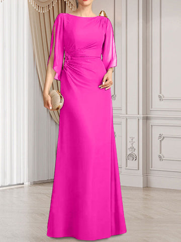 Robe fourreau/colonne longue en mousseline pour la mère de la mariée, ornée de perles plissées.