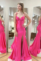 Vestidos largos de fiesta de satén estilo sirena con tirantes finos y abertura