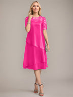 Vestido de corte A, escote redondo, largo hasta la rodilla, para la madre de la novia, con apliques y lentejuelas. 