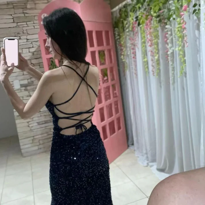 Vestido de fiesta de corte recto/columna con lentejuelas y abertura, encantador vestido de noche Y4404