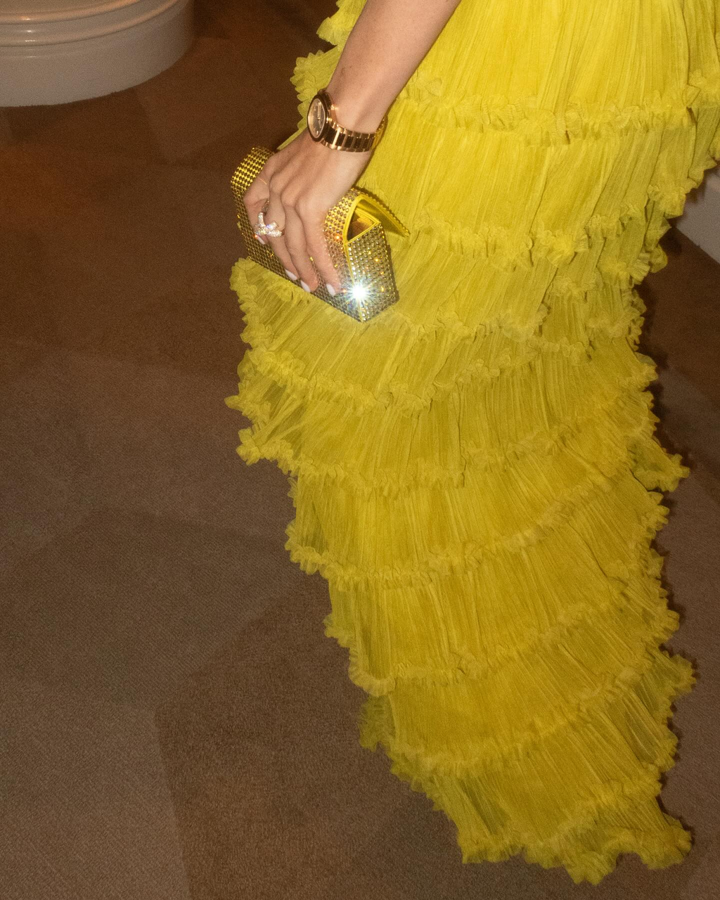 Robe de soirée élégante pour femme, épaules dénudées, plissée et à volants, confectionnée sur mesure Y5086