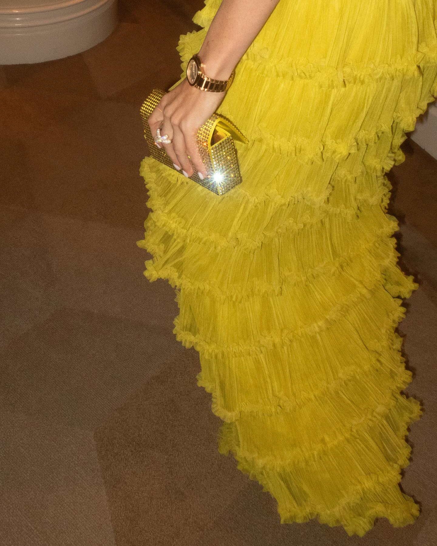 Robe de soirée élégante pour femme, épaules dénudées, plissée et à volants, confectionnée sur mesure Y5086