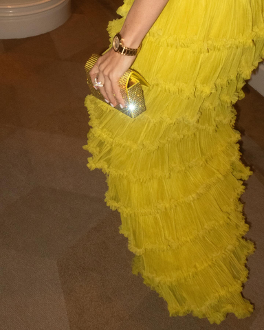 Vestido largo de ceremonia elegante para mujer, con hombros descubiertos, plisado y con capas. Vestido de noche hecho a medida Y5086