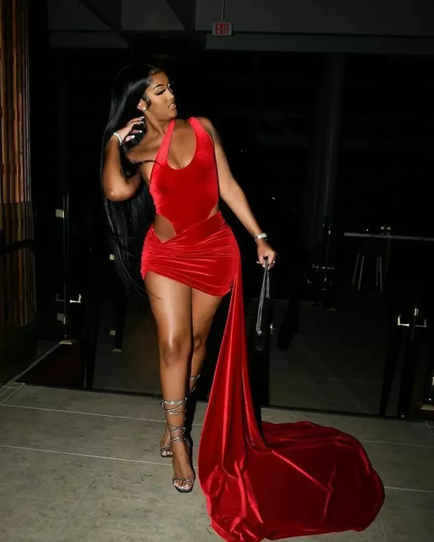 Vestido de fiesta sexy de terciopelo rojo con abertura, vestido de graduación para chica negra, vestido de cóctel Y8135