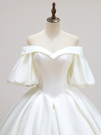 Robe de mariée simple à épaules dénudées et manches courtes, en satin, avec traîne chapelle, style bal, référence Y2388