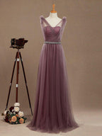 Vestido de dama de honor de tul con escote en V, largo hasta el suelo y fruncido. 