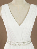 Vestido de novia de gasa con encaje, escote en V, largo hasta el suelo, con cinturón de cuentas y cola corta dividida 