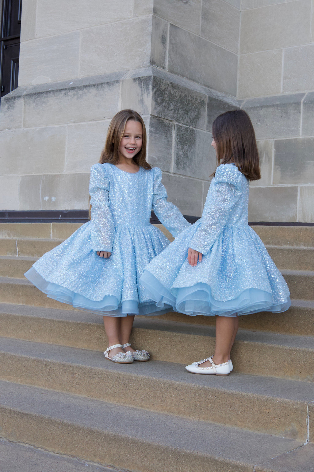 Vestido de cumpleaños para niña, azul con lentejuelas, de manga larga y hasta la rodilla. 
