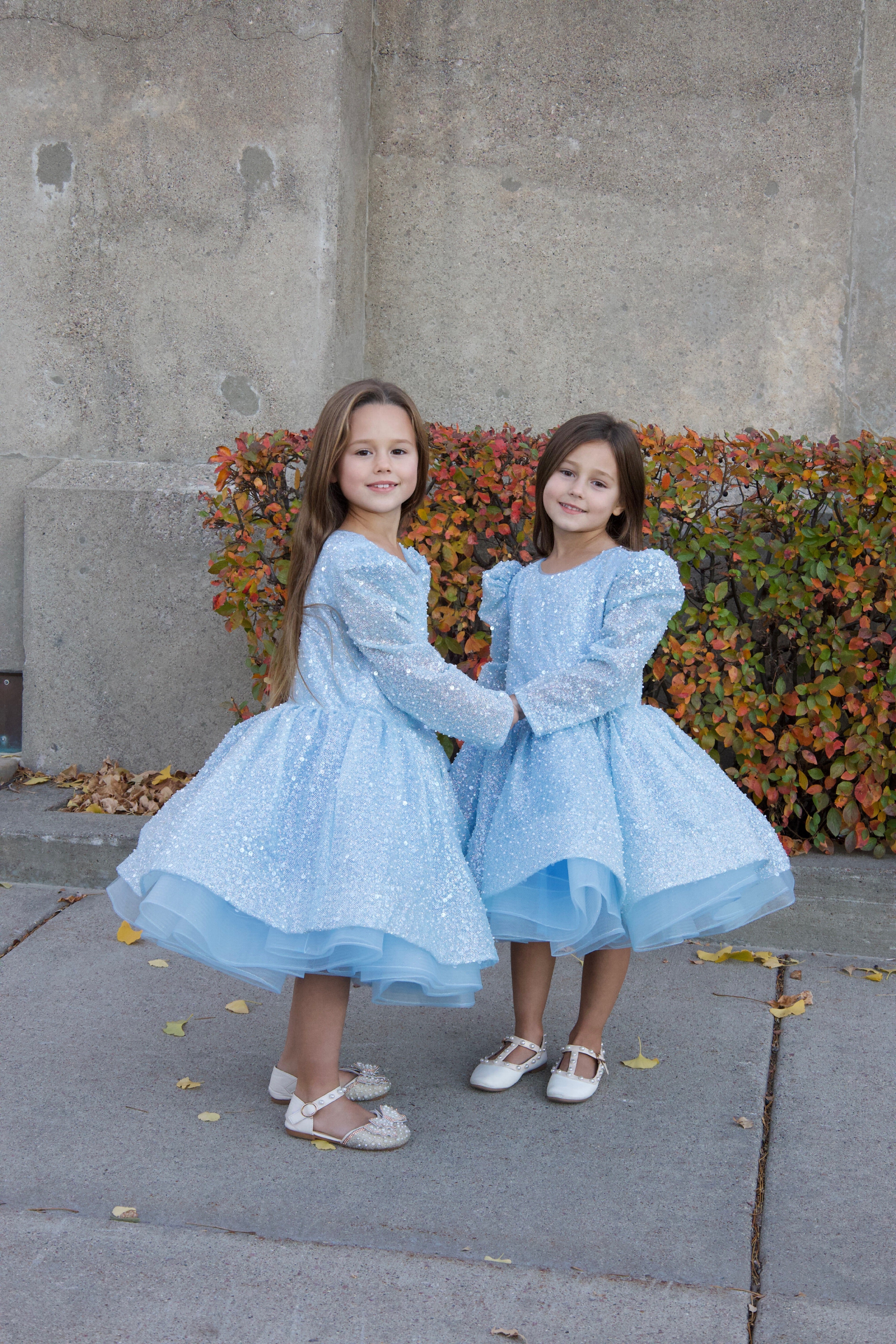 Vestido de cumpleaños para niña, azul con lentejuelas, de manga larga y hasta la rodilla. 