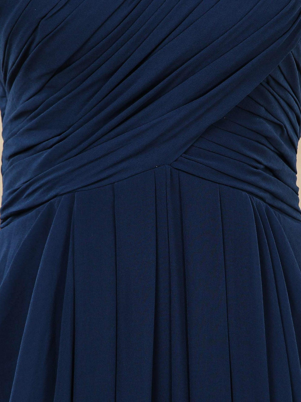 Vestido de dama de honor de gasa con corte A, sin tirantes y largo hasta el suelo, con fruncido 