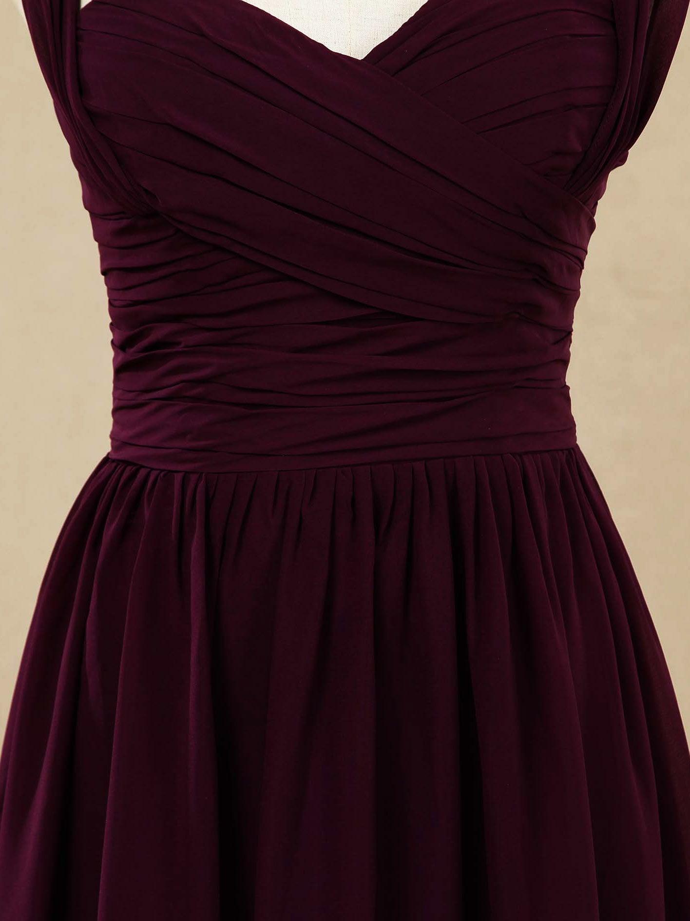 Vestido de dama de honor de gasa con tirantes finos y escote corazón 