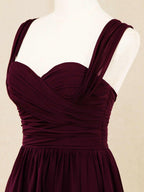 Vestido de dama de honor de gasa con tirantes finos y escote corazón 