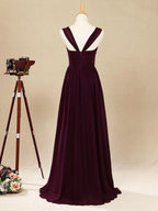 Vestido de dama de honor de gasa con tirantes finos y escote corazón 