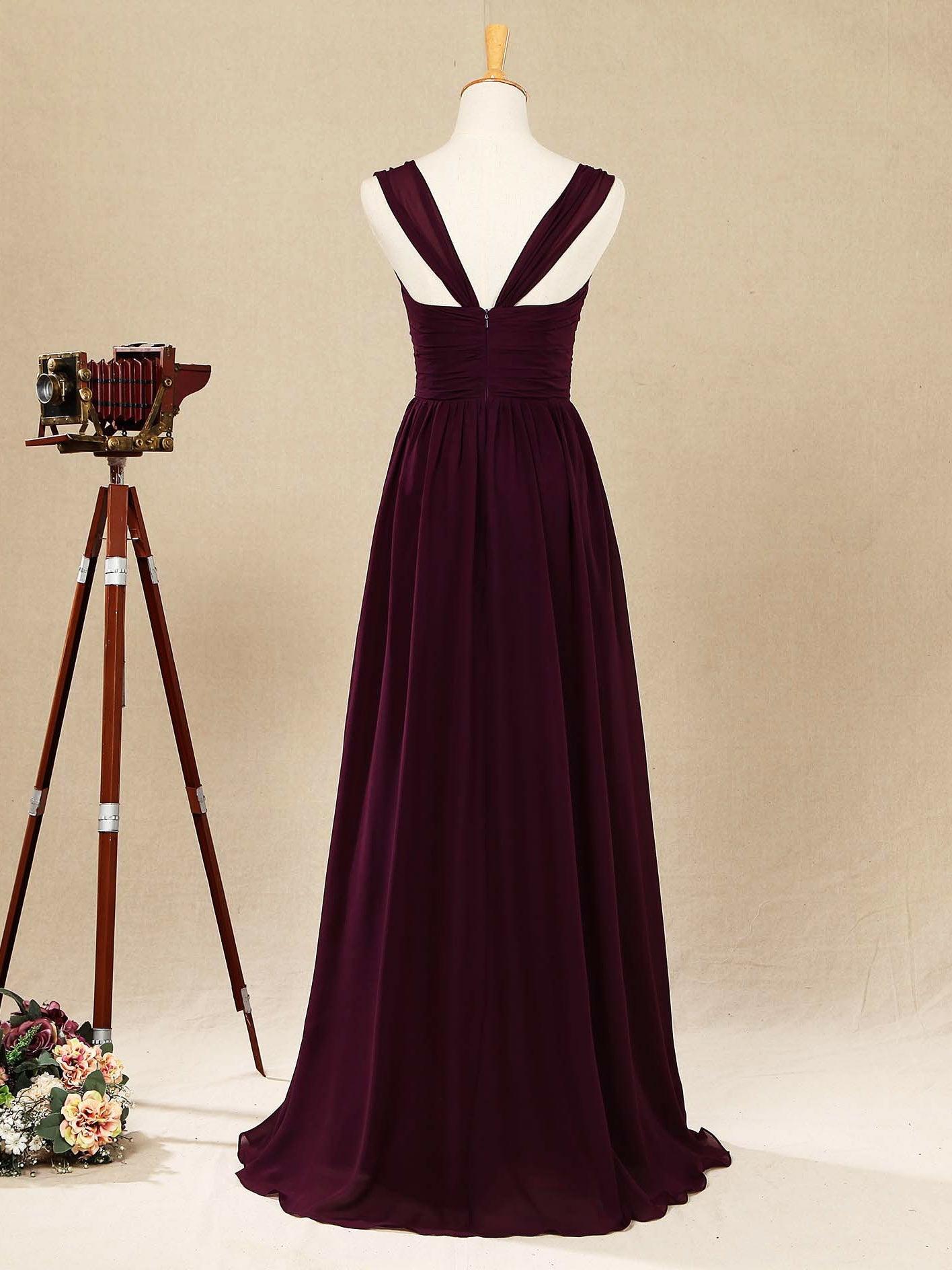 Vestido de dama de honor de gasa con tirantes finos y escote corazón 