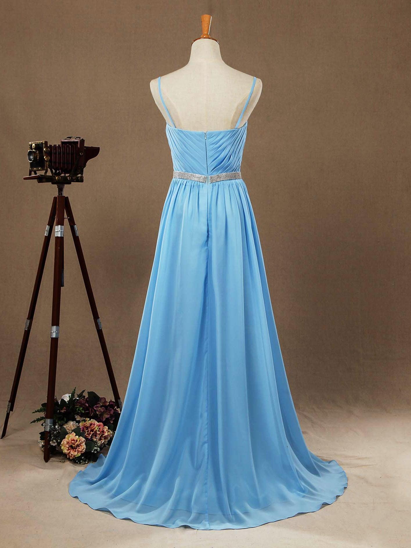 Vestido formal de noche de gasa con tirantes finos y corte en A con cinturón de cuentas 