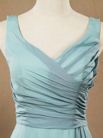 Vestidos de dama de honor largos de gasa con corte A y tirantes azul polvoriento con escote en V 