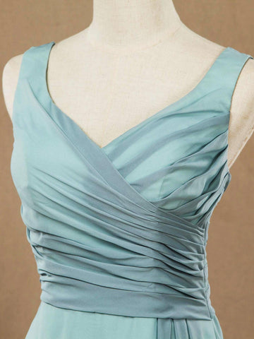 Vestidos de dama de honor largos de gasa con corte A y tirantes azul polvoriento con escote en V 