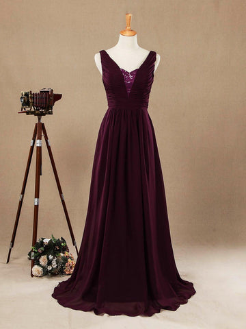 Robe de soirée trapèze en mousseline de soie à col en V et bretelles dos en V avec décolleté pailleté 