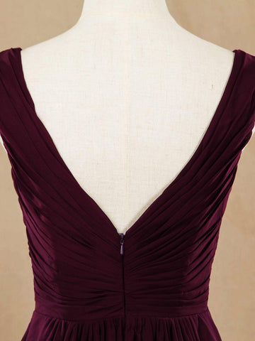 Robe de soirée trapèze en mousseline de soie à col en V et bretelles dos en V avec décolleté pailleté 